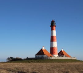 lighthouse-1428936_1280
